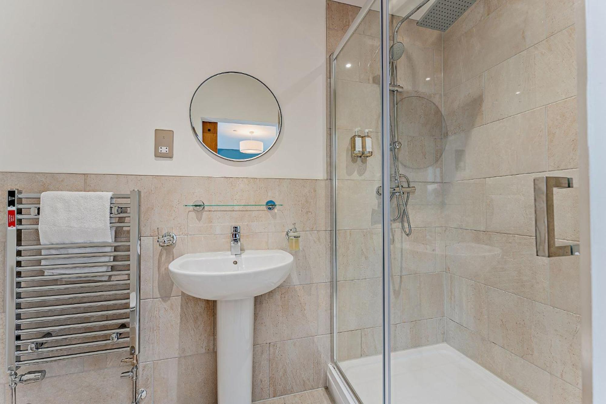 2 Bed Ground Floor Apartment - 11 Plas Pistyll Eksteriør billede